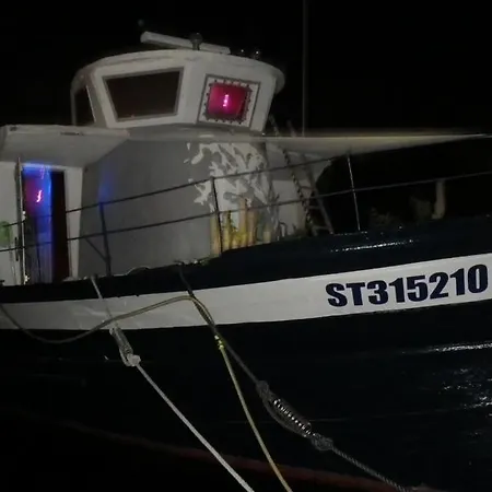 L'ephebe D'agde Botel Agde